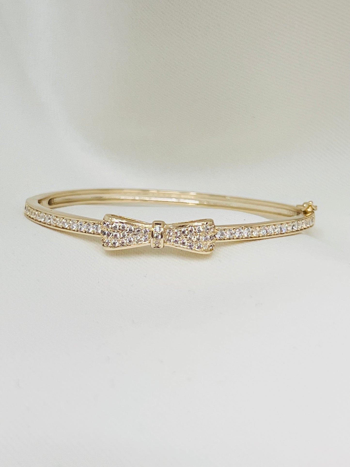 Grace Bow Bangle