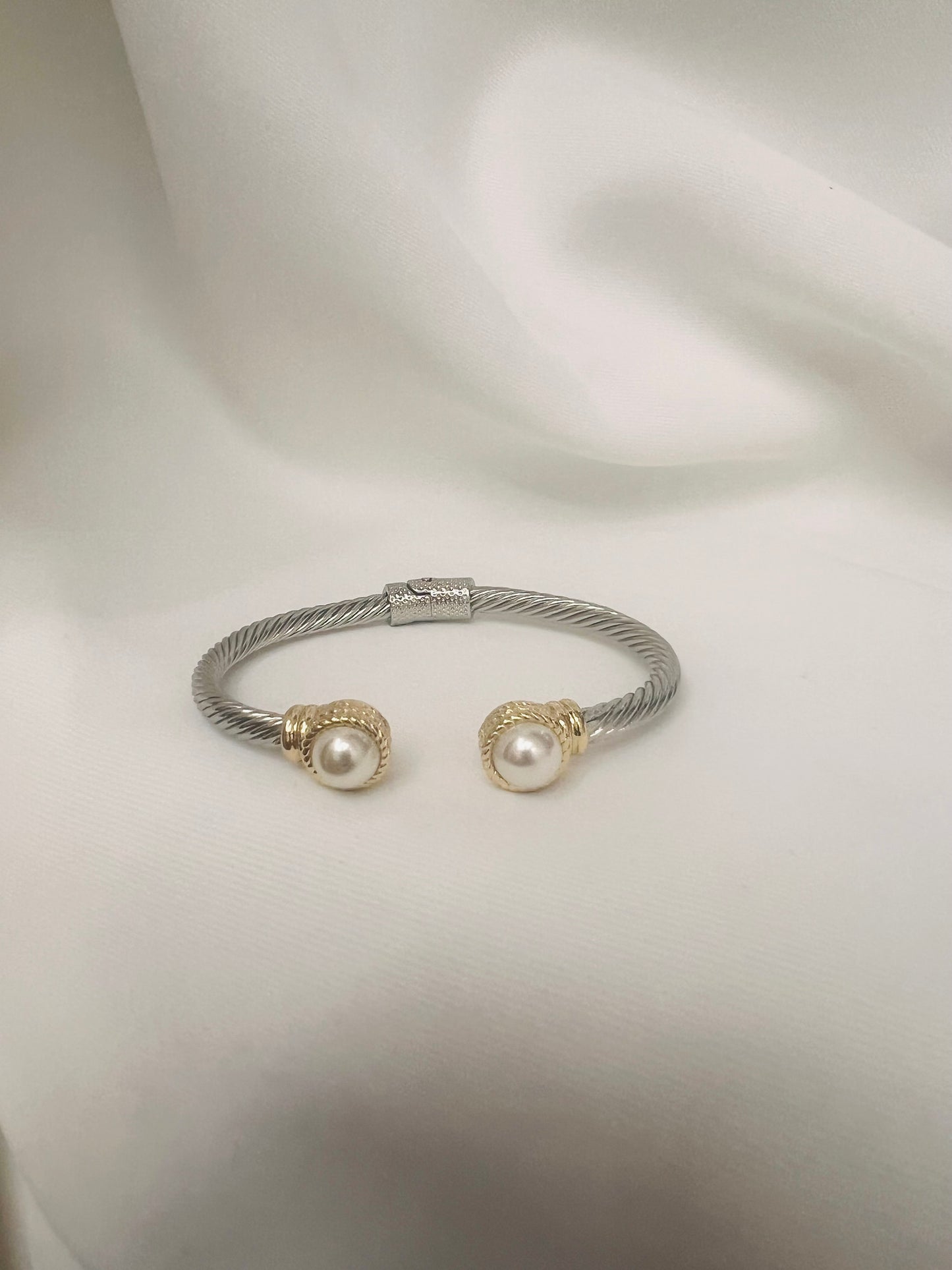 Pearl Embrace bazalete