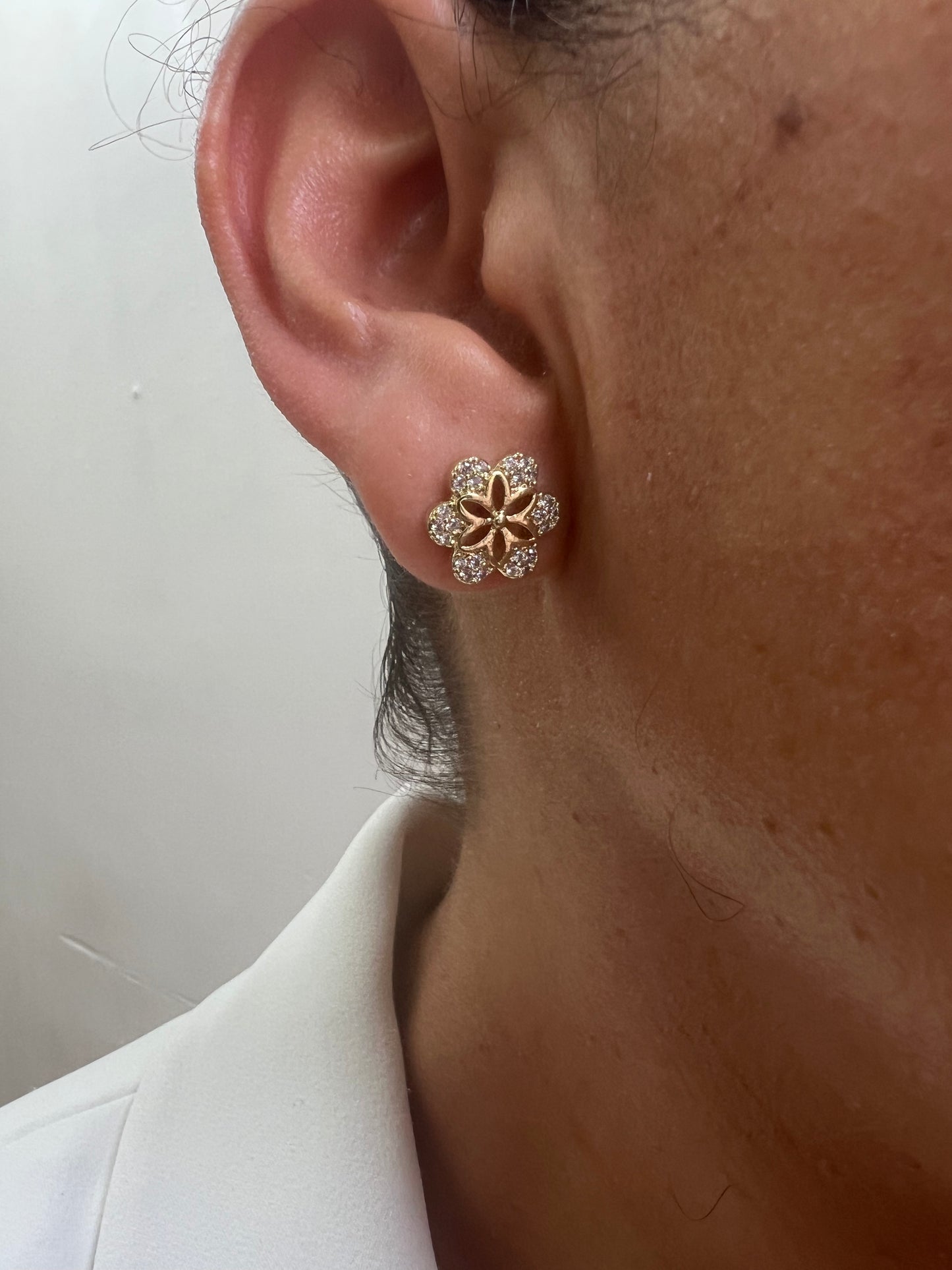flowers 1 earring